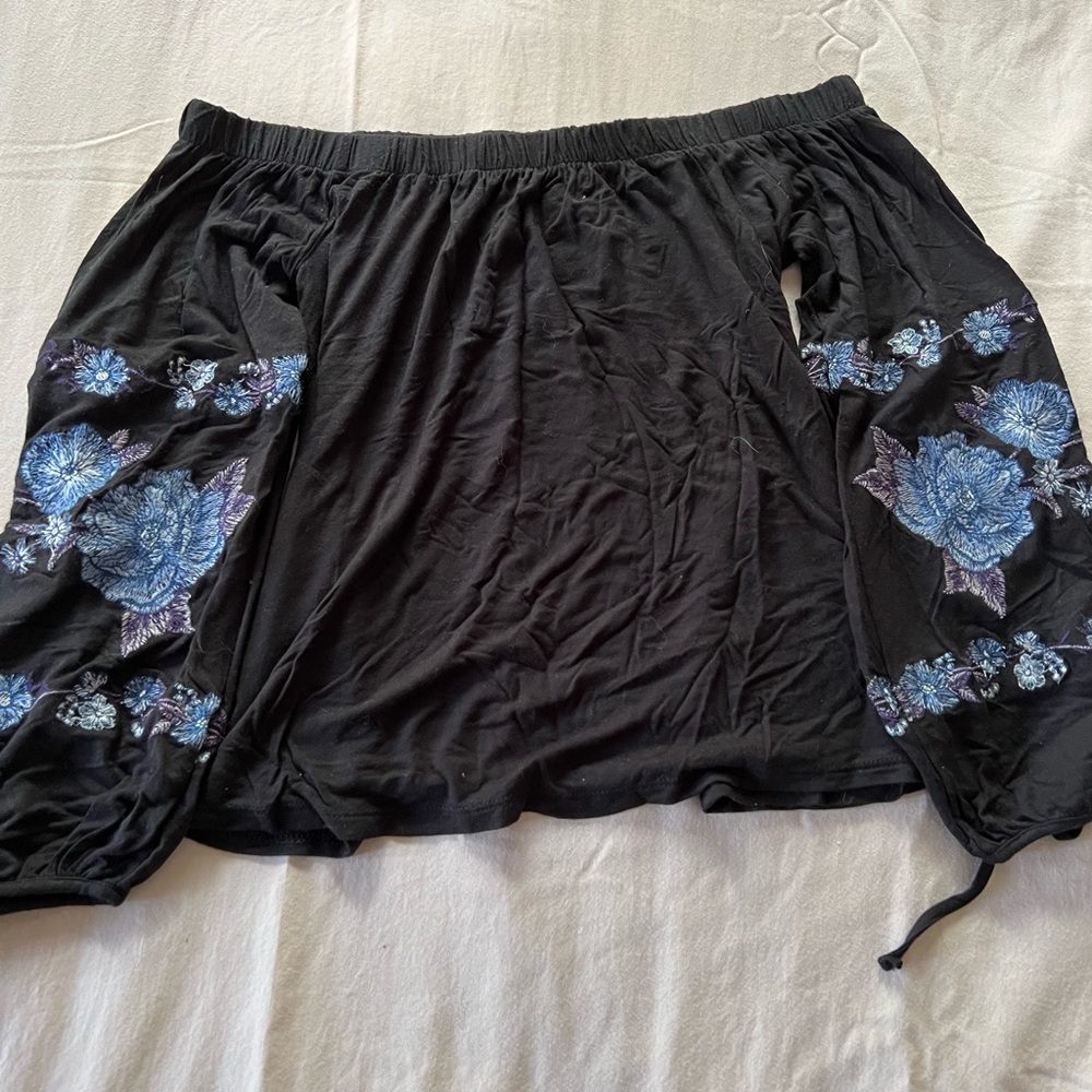 AE off-the-shoulder top